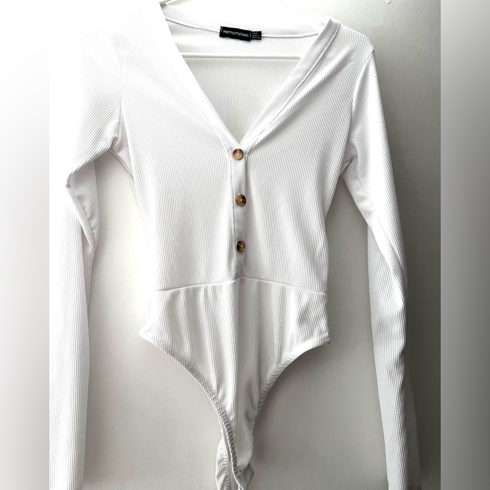 Pretty little thing long sleeve white bodysuit ribbed button down